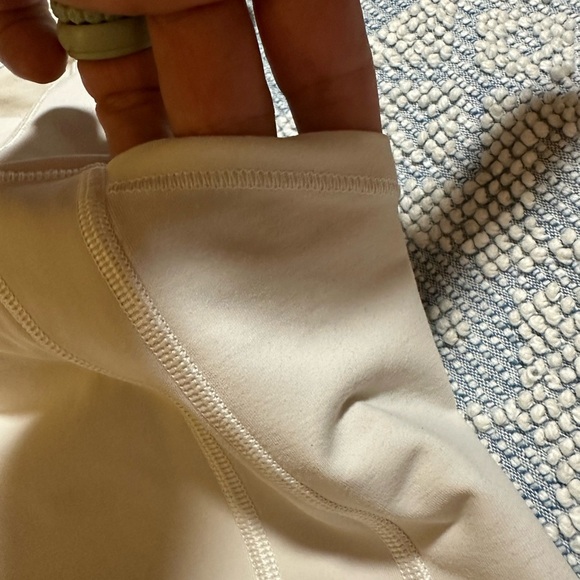 LULULEMON White Cropped Leggings w/pockets sz 6 - Picture 3 of 8